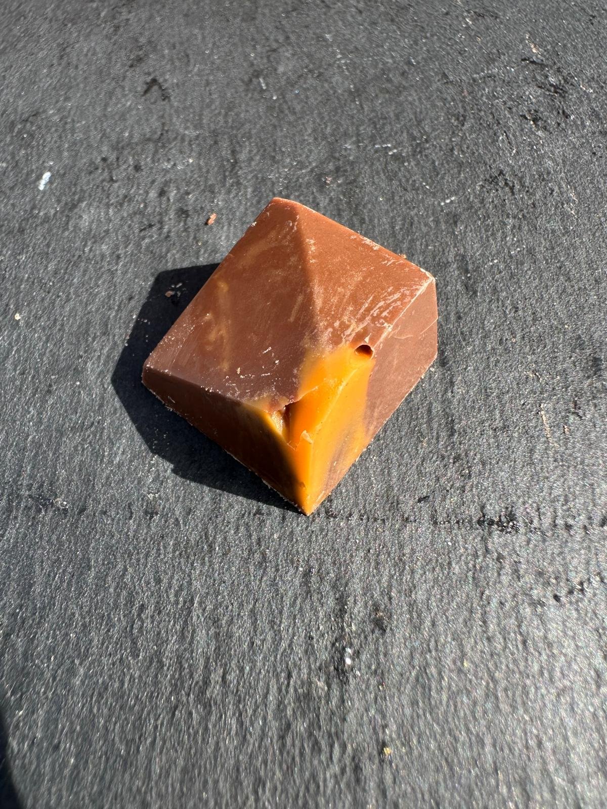 Bombons de Chocolate de leite com Recheio Laranja